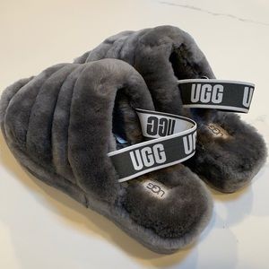 New Women’s UGG slipper w/ sling back strap ☑️